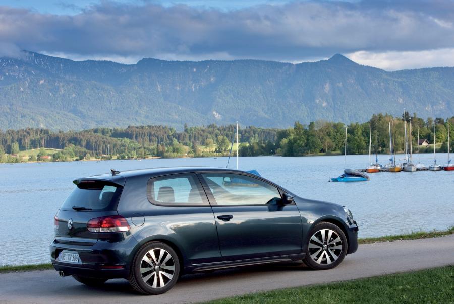  Volkswagen Golf GTD 2011 года  (фото 16 из 35)
